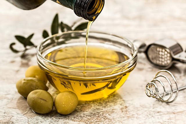 olivový olej na zálivku